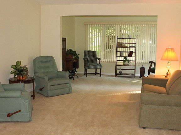 5th image of 2040 Blue Bell Way NW