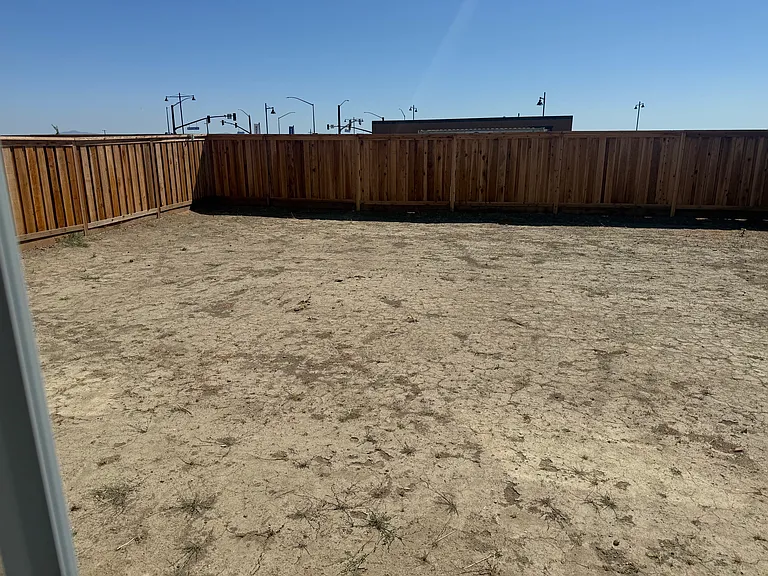 Eagle Ln — Photo 18