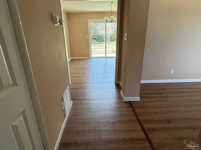 7845 Le Jeune Dr — Photo 4