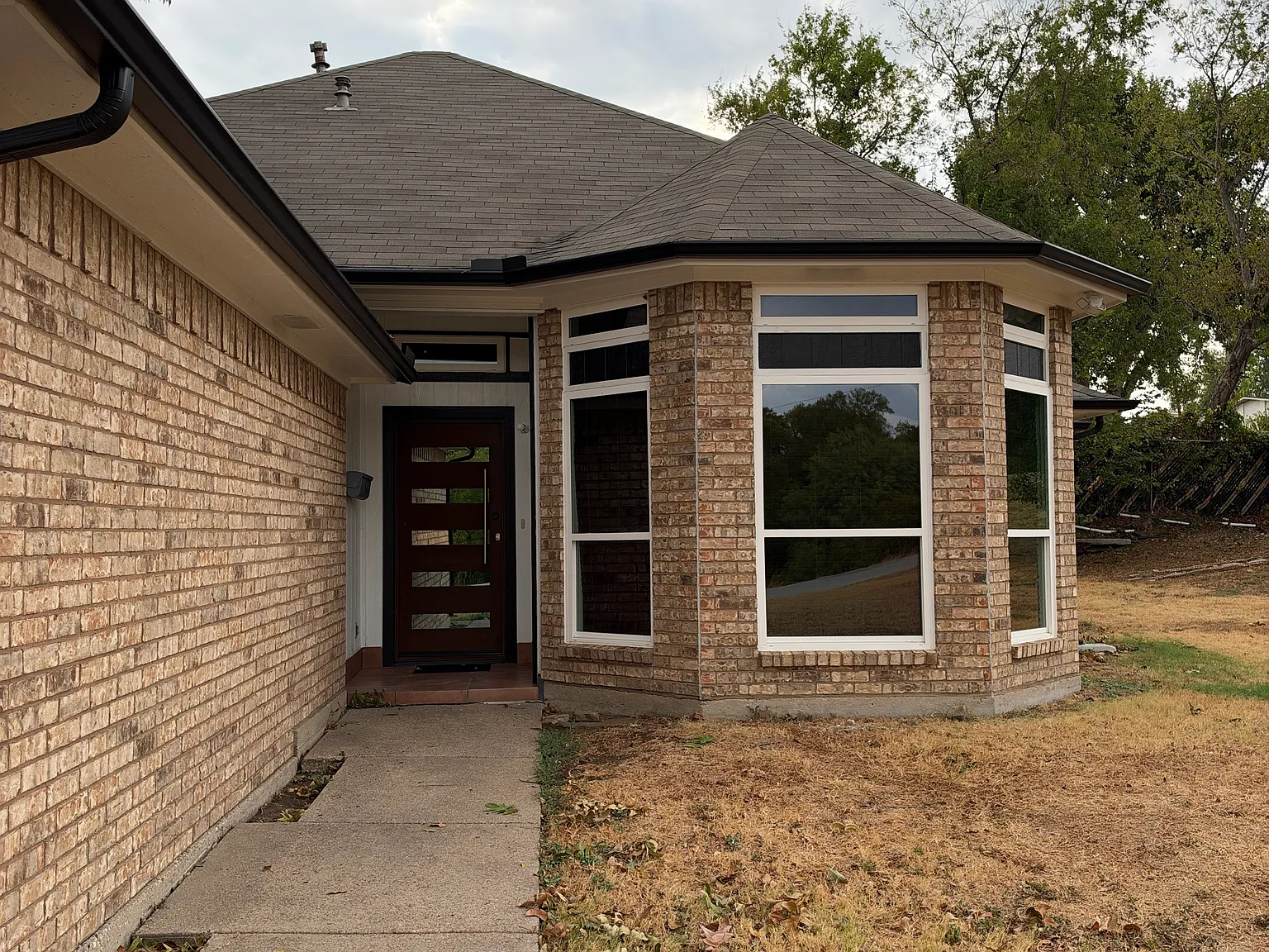 3 bed, 1577 sqft, $2,500 — Photo 2