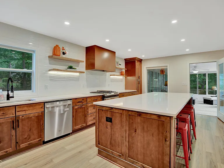 213 Oakmount Dr #FURNISHED — Photo 8