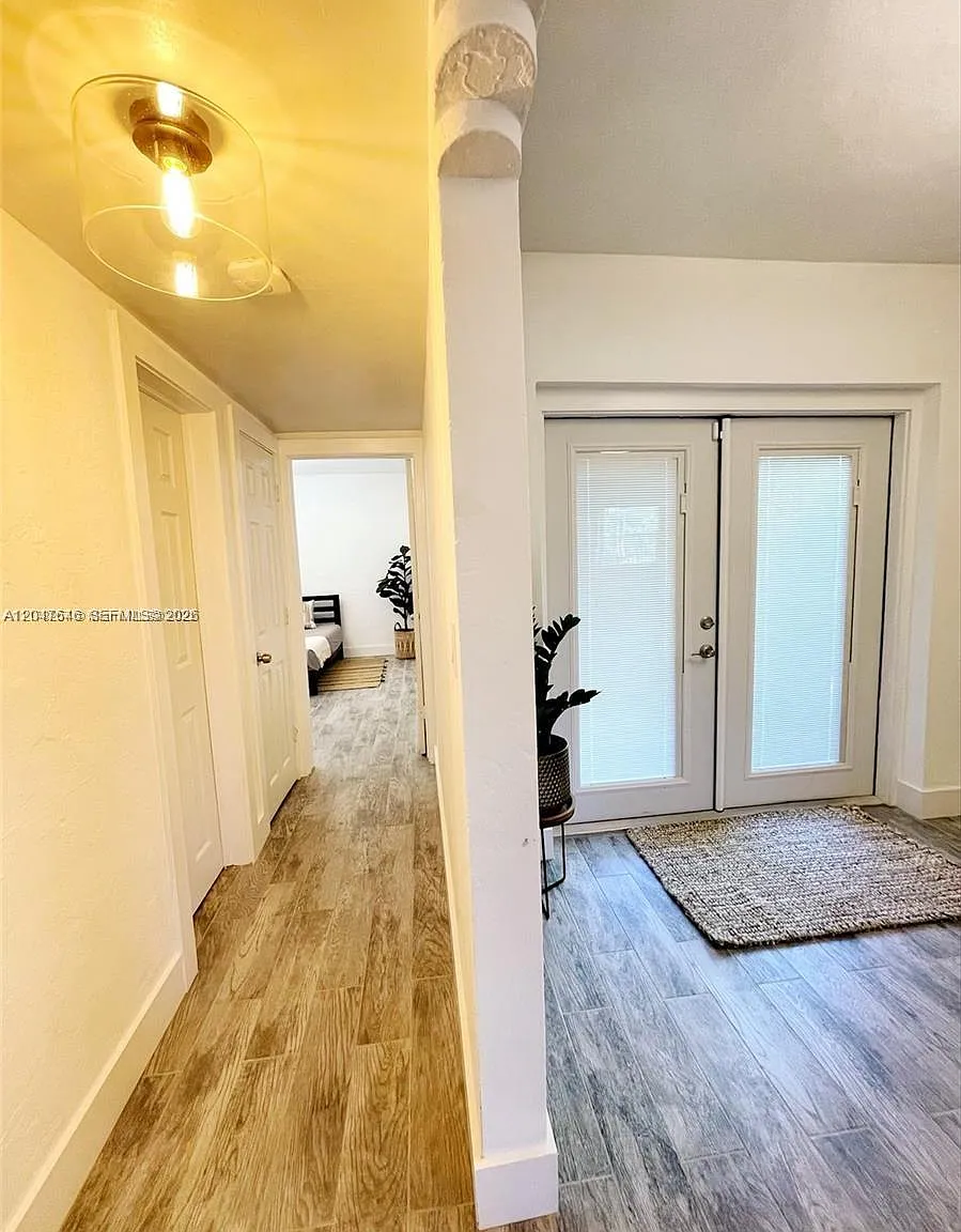 Dakota Park South Condo — Photo 4