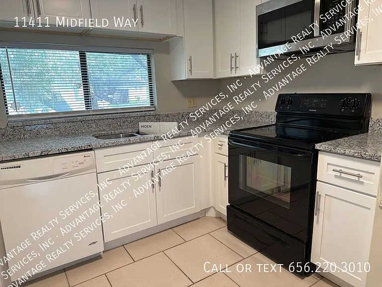 11411 Midfield Way — Photo 3