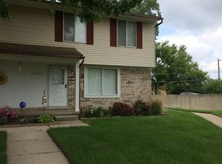 31049 Grove St, Fraser, MI 48026