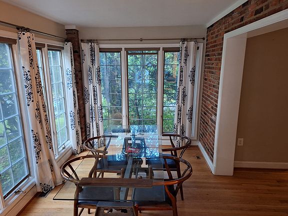 Dining room.