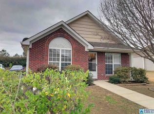 1016 Village Trl, Calera, AL 35040