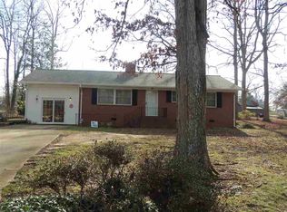 162 Robin Hood Dr, Forest City, NC 28043