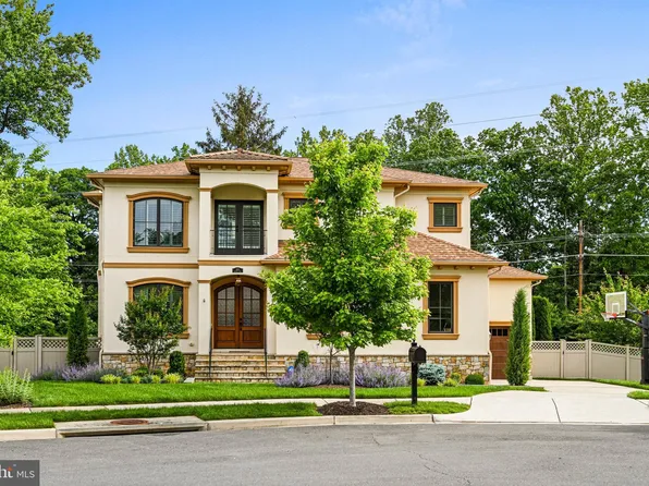 920 Ninovan Rd SE, Vienna, VA 22180