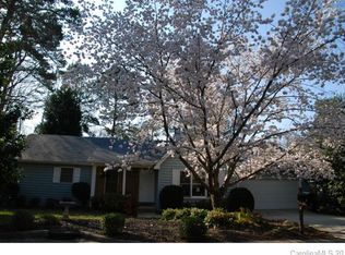 1129 Molokai Dr, Tega Cay, SC 29708