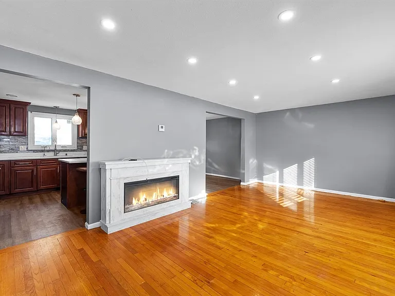 223 Warren St #223 — Photo 3