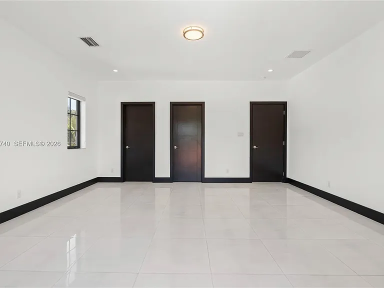 519 Alhambra Cir — Photo 58