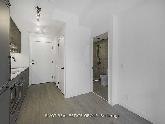 4th image of 1050 Eastern Ave #732