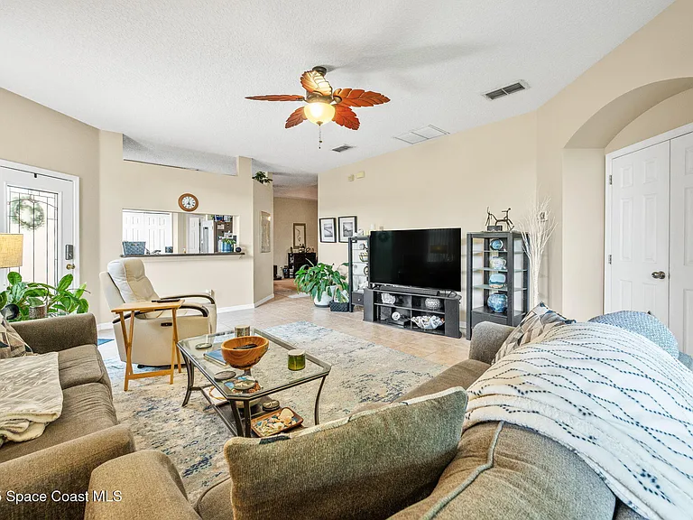 1749 Tullagee Ave — Photo 8