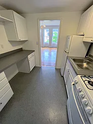 Rented by R New York