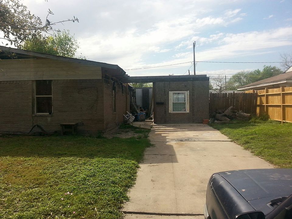 1st image of 4621 Branscomb Dr