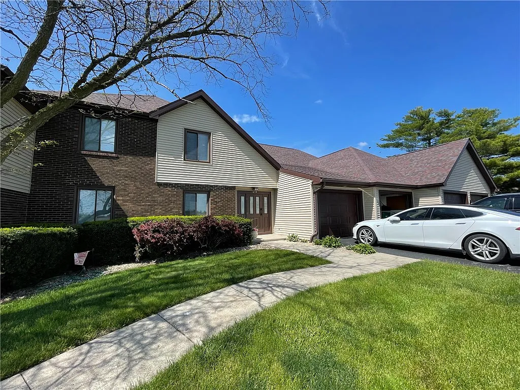 5 Greenbriar Dr Unit 6 photo 1