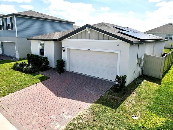 2nd image of 909 Cambridge Dr