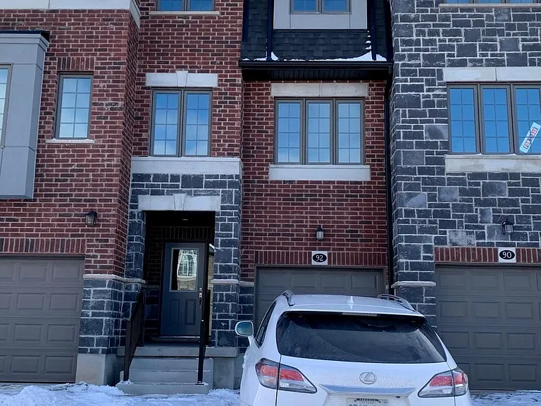 92 Monarch Woods Dr — Photo 1
