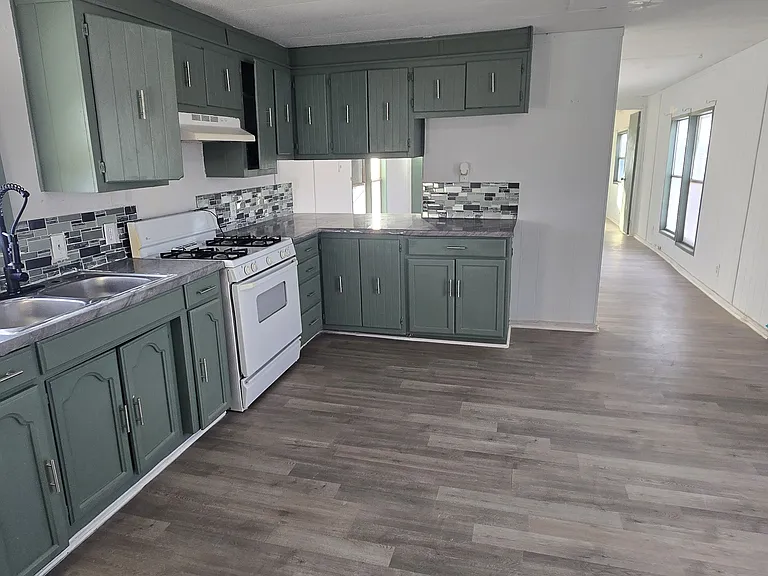 761 El Paseo Dr #L — Photo 6
