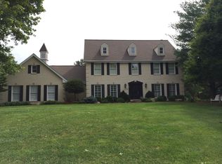 5 Jennycliffe Ln, Chesterfield, MO 63005