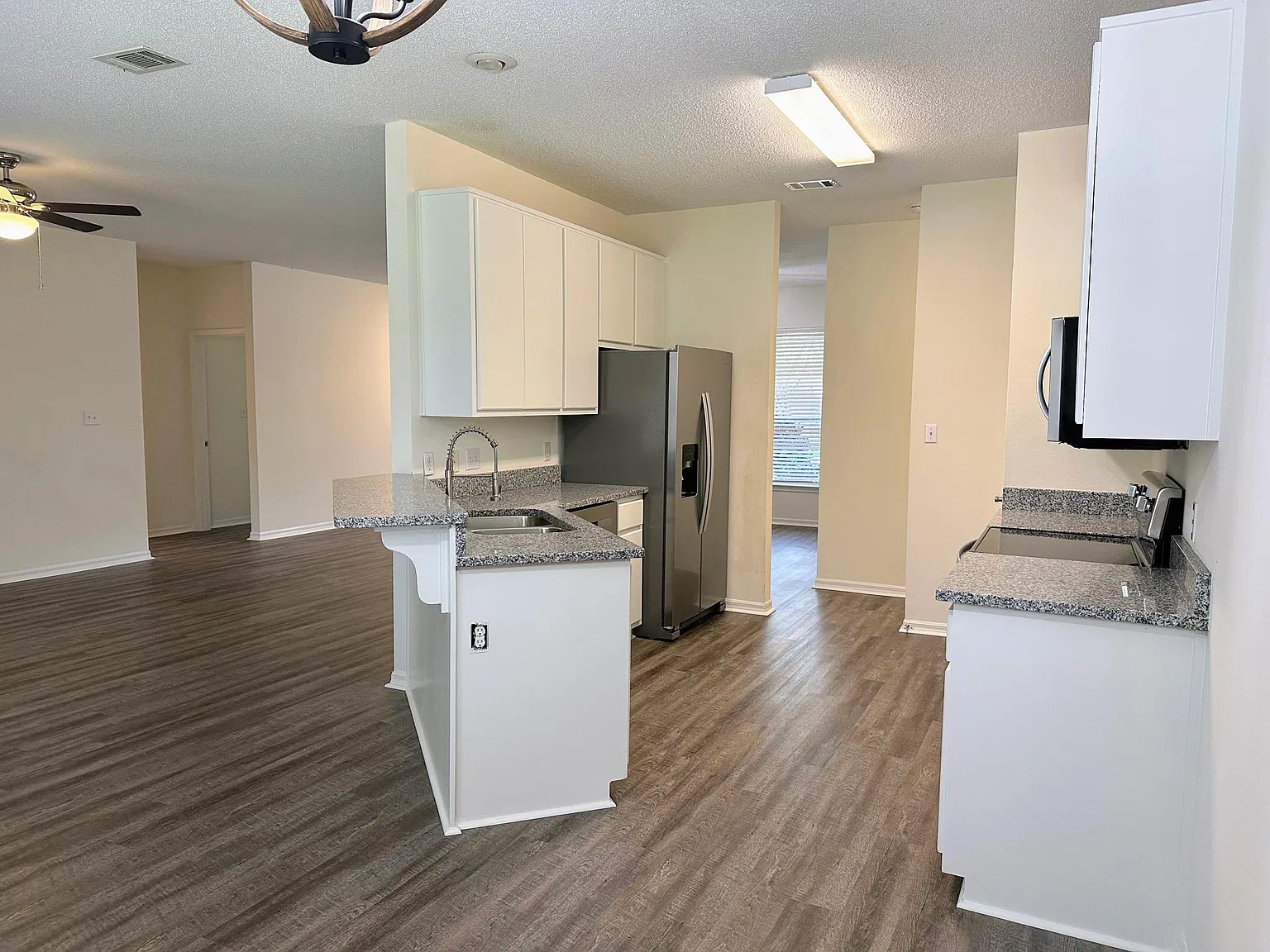 3 bed, 1694 sqft, $3,200 — Photo 4
