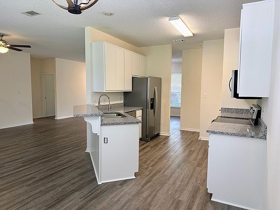 4th image of 383 White Heron Dr