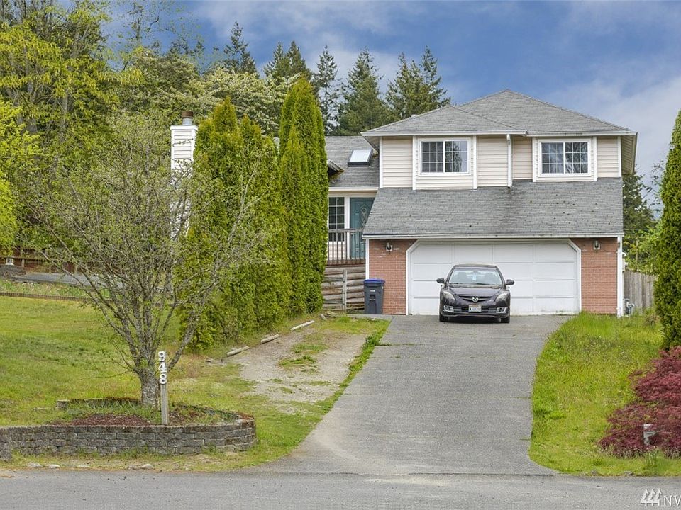 This spacious one owner home is centrally located with a large lot at the end of a cul-de-sac where children have been known to 