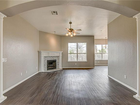 4th image of 129 SW 69th Ct