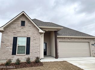 107 Bejeweled Ave, Youngsville, LA 70592