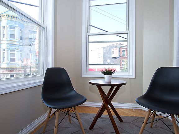 5th image of 1045 W Belmont Ave #2F