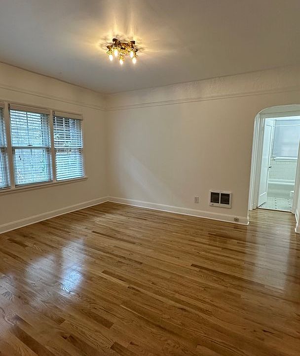 1st image of 2623 SE Ankeny St APT 102