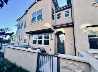 1192 Delpy View Point, Vista, CA 92084