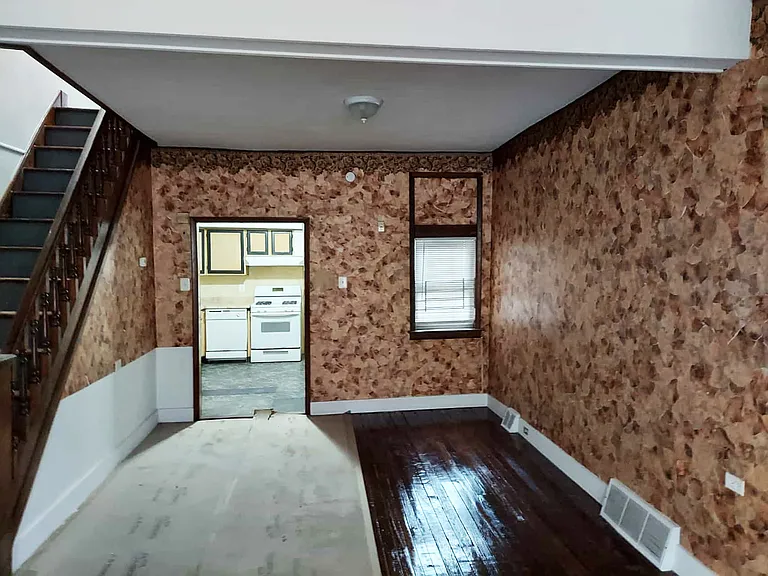 659 E Clearfield St — Photo 2