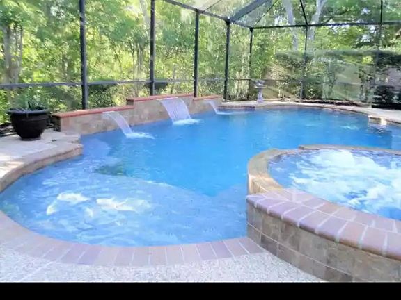 2nd image of 425 Huckleberry Dr