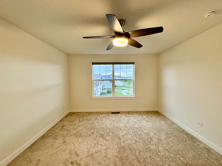 233 Farmstead Ct — Photo 45
