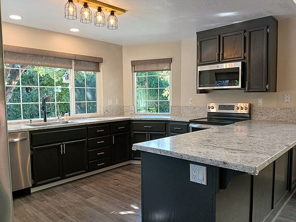 5th image of 229 Wild Flower Ct