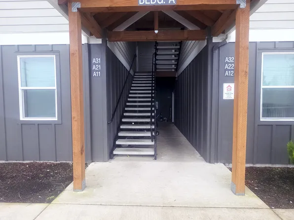 100 N 5th St, Lebanon, OR