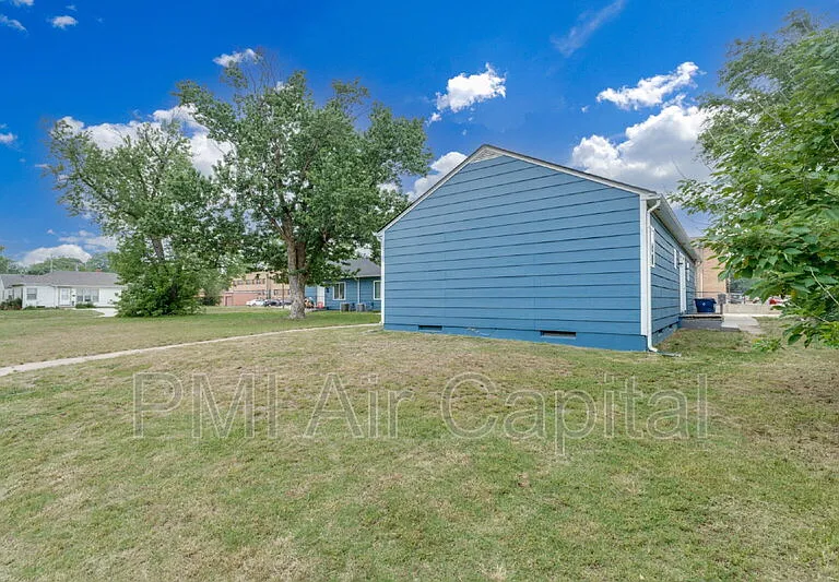 4910 E Gilbert St — Photo 3