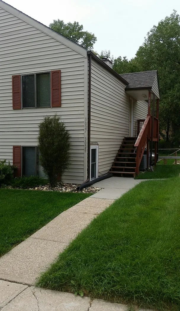 Viking Drive Condominiums — Photo 3