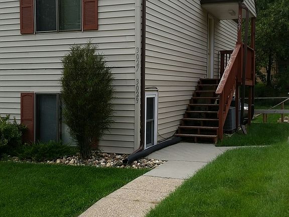 3rd image of 3017-3037 Viking Dr #3027