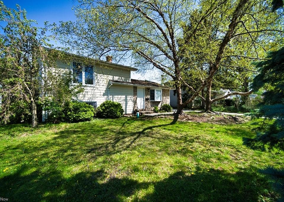 1st image of 805 West Dr
