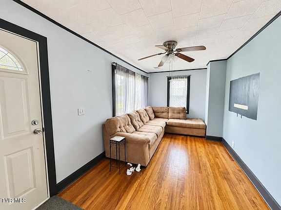 3rd image of 217 Messick Ave