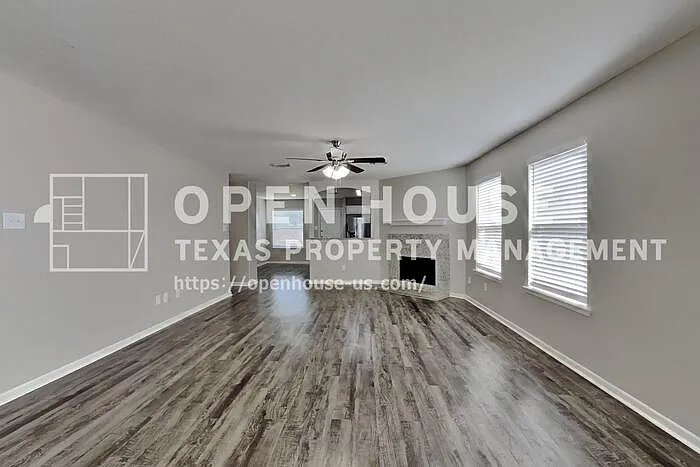 4 bed, 2.5 bath, 2572 sqft, $2,240 — Photo 3