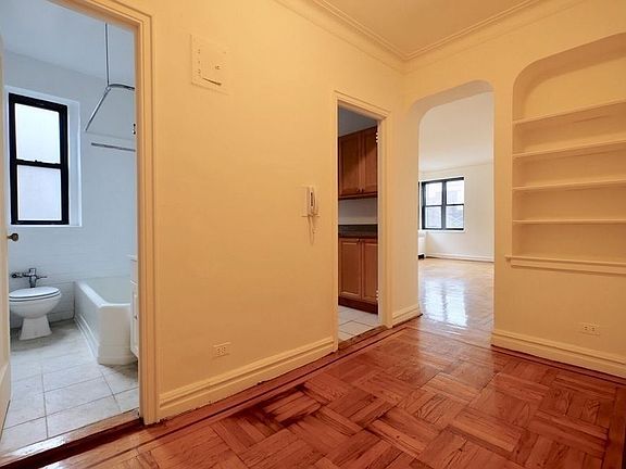 5th image of 30 Park Ter E APT 3G