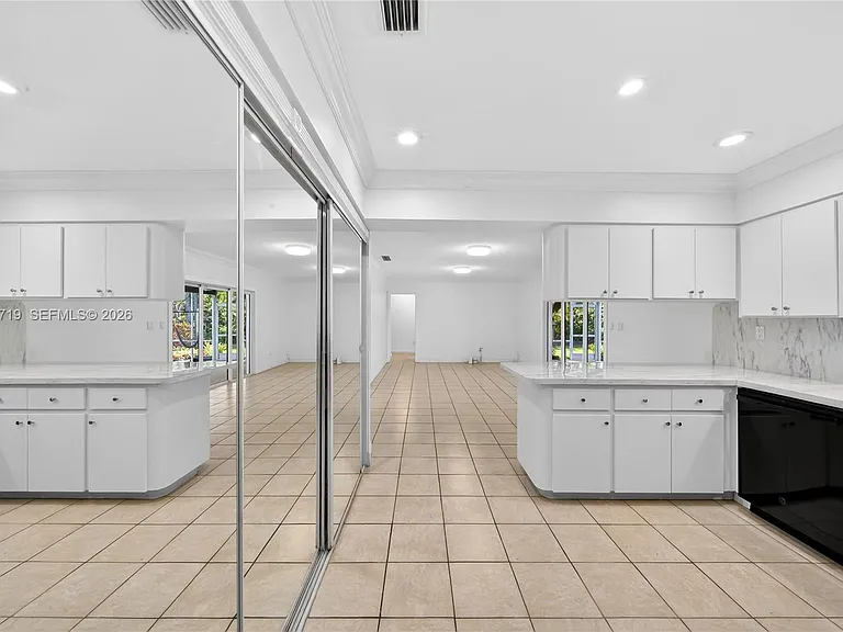 10142 SW 79th Ave — Photo 30