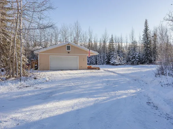 3445 Our St, North Pole, AK 99705
