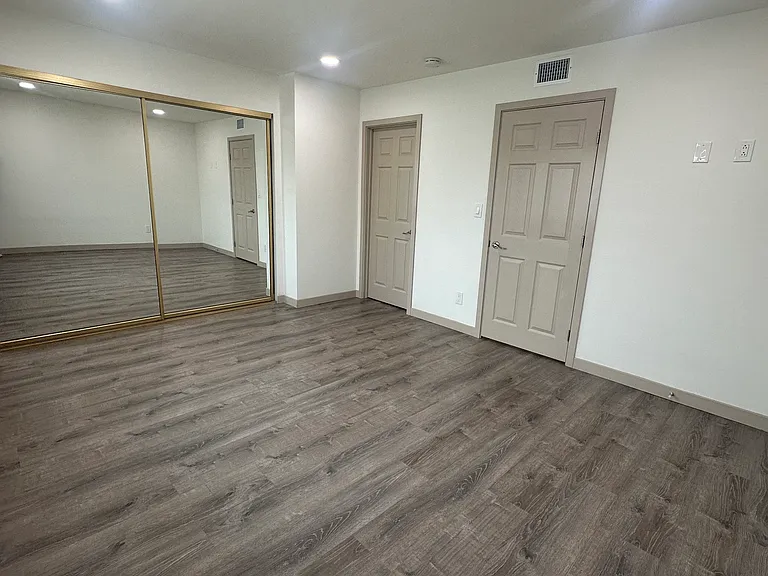 115 W Cypress St #8 — Photo 6