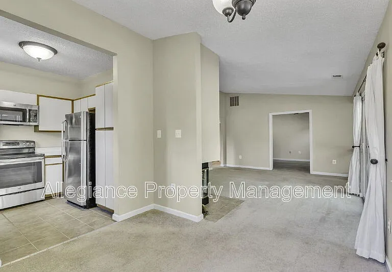 11041 Villaridge Ct #B — Photo 3