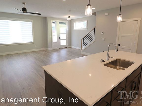 3rd image of 10828 NE 119th Pl