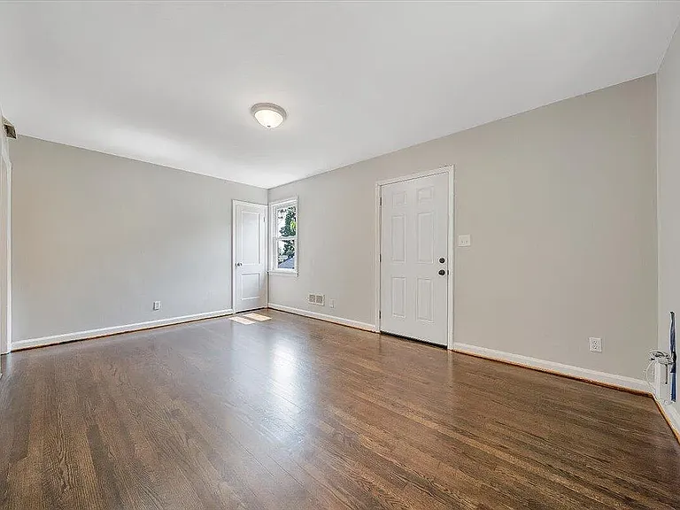 2109 Colgate St NE — Photo 7